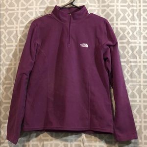 THE NORTH FACE sweatshirt.